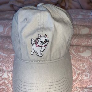 Marie hat